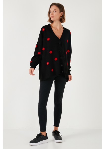 Oversize Fit Çiçekli Düğmeli V Yaka Soft Akrilik Kadın Hırka 4616192