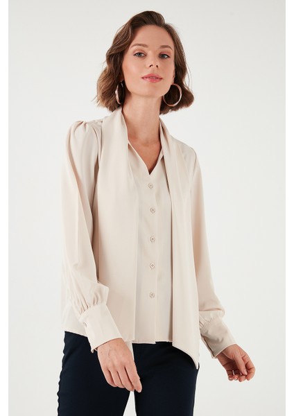 Regular Fit Bağlama Detaylı V Yaka Gömlek Bayan Gömlek 611GO0202 modelleri