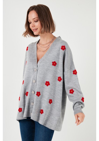 Oversize Fit Çiçekli Düğmeli V Yaka Soft Akrilik Kadın Hırka 4616192