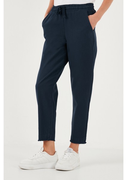 Pamuklu Normal Bel Regular Fit Düz Paça Pantolon Bayan Pantolon 668YP42282S4 fiyatları