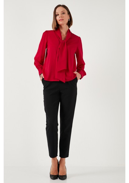 Regular Fit Bağlama Detaylı V Yaka Gömlek Bayan Gömlek 611GO0202 fırsatları