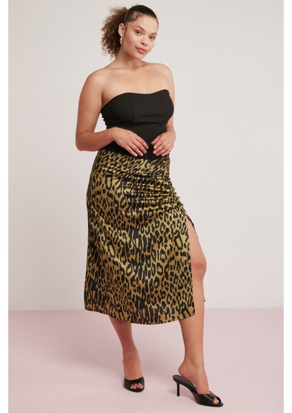 Adriana Kadın Fitilli Kalın Dokulu Vücudu Tamamen Saran Straplez Siyah Büyük Beden Bluz fırsatları