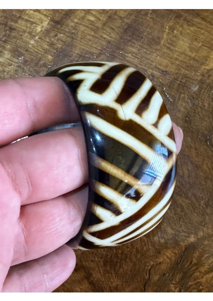 Çizgi Desenli Kemik Kadın Hint Bileziği Çap 7 cm fırsatları