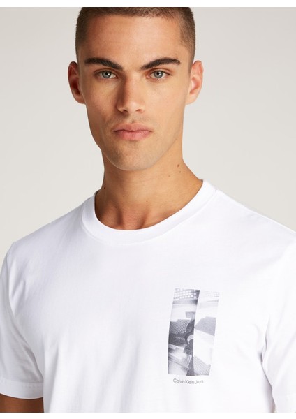 Bisiklet Yaka Baskılı Beyaz Erkek T-Shirt J30J325685YAF Cıty Grıd Photoprınt fiyatları