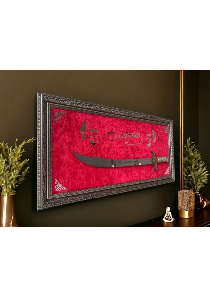 Atatürk Imzalı Kırmızı Kadife Kılıçlı Tablo 40x80 Cm fırsatları