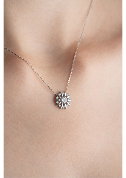 925 Ayar Gümüş Rodyum Kaplama Işıltılı Tektaş Güneş Kolye indirimleri