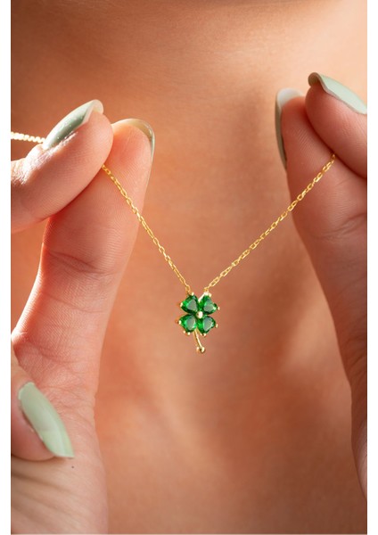 925 Ayar Gümüş Gold Kaplama Yeşil Taşlı Yonca Kolye