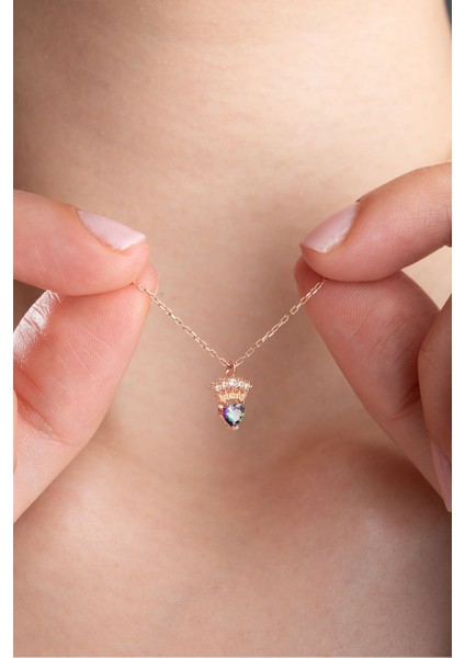 925 Ayar Gümüş Mistik Topaz Taşlı Minimal Kral Tacı Kolye fiyatları