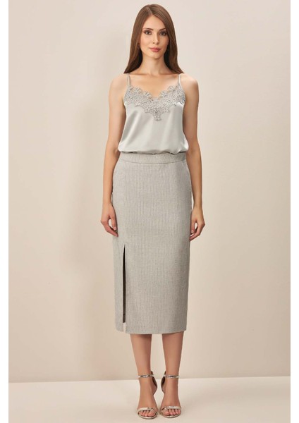 V Yaka Gri Saten Bluz