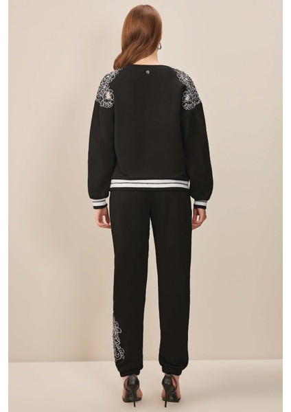 Yuvarlak Yaka Siyah Üç Iplik Sweatshirt