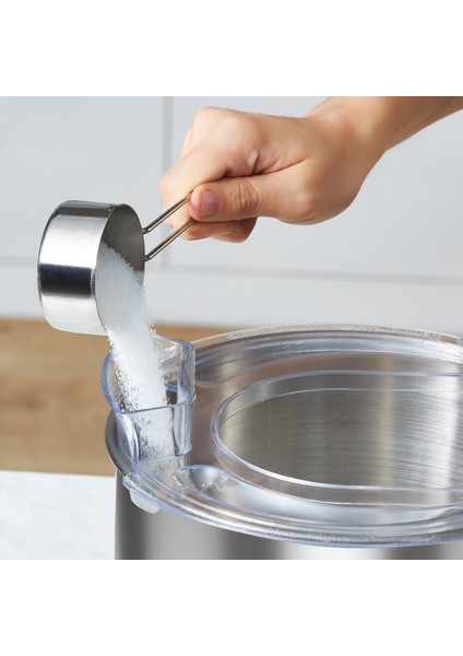 Kıyma Çekme Sucuk-Sosis Yap Hamur Yoğurma 1800W Güç 6,2 Lt Döküm Gövde Premium Standlı Mikser & Mutfak Şefi