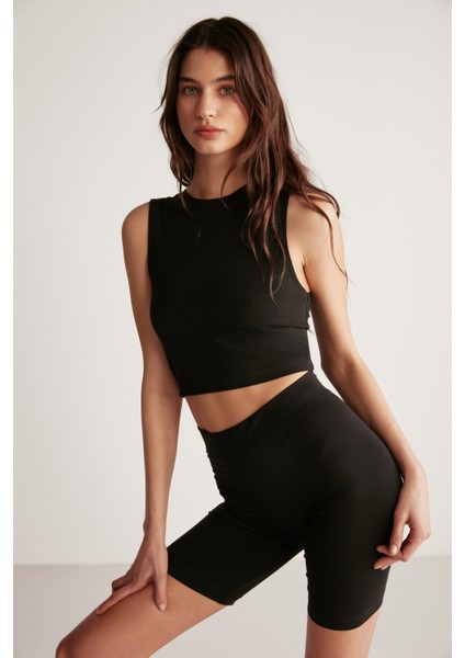 Isabel Kadın Esnek Kumaşlı Süprem Vücudu Tamamen Saran Yuvarlak Yaka Crop Siyah Body fiyatları
