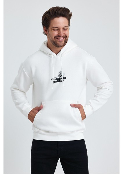 Erkek Regular Fit Yumuşacık Içi Polarlı Kordonlu Kapüşonlu Baskılı Sweatshirt