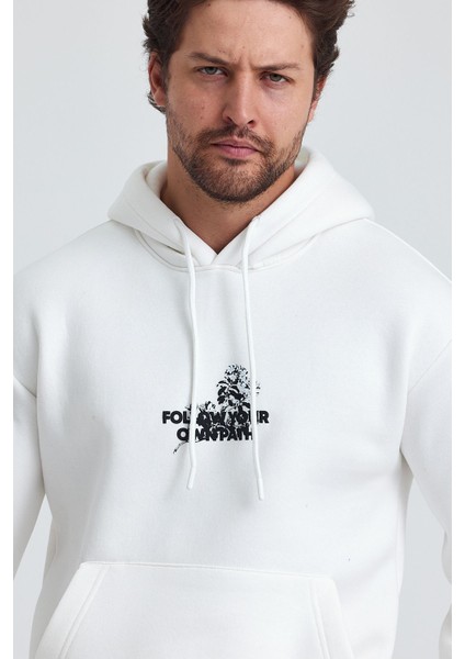 Erkek Regular Fit Yumuşacık Içi Polarlı Kordonlu Kapüşonlu Baskılı Sweatshirt