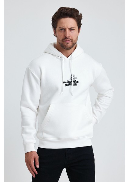 Erkek Regular Fit Yumuşacık Içi Polarlı Kordonlu Kapüşonlu Baskılı Sweatshirt