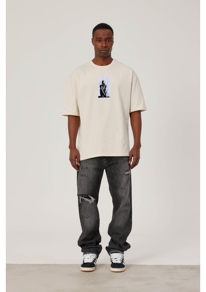 Ağlayan Adam Figürlü Krem Tshirt