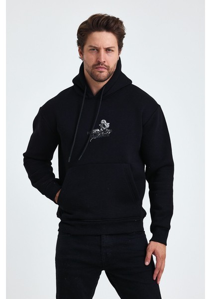 Erkek Regular Fit Yumuşacık Içi Polarlı Kordonlu Kapüşonlu Baskılı Sweatshirt modelleri