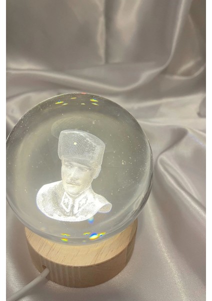 Atatürk 3D LED Işık Cam Küre Gün Işığı Büyük 8cm Mustafa Kemal Atatürk Ata Masa ve Gece Lambası
