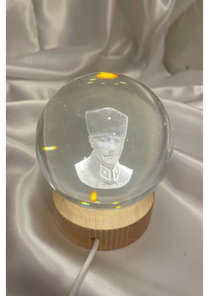 Atatürk 3D LED Işık Cam Küre Gün Işığı Büyük 8cm Mustafa Kemal Atatürk Ata Masa ve Gece Lambası
