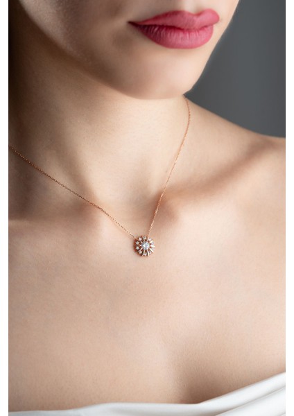 925 Ayar Gümüş Rose Kaplama Işıltılı Tektaş Güneş Kolye fırsatları