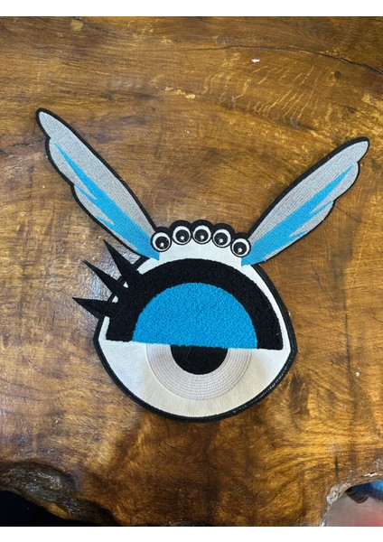 Dokuma Nazar Boncuklu Kulaklı Arma Dikiş Aplike 28X25 cm