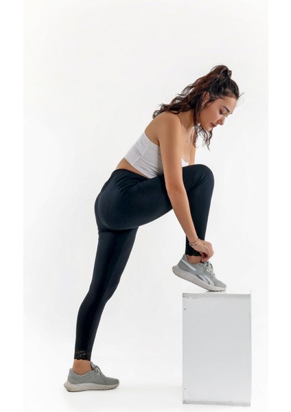 Siyah Dantelli Tayt (Büyük Beden Seçeneğiyle)