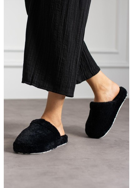 Tüylü Kapalı Kadın Ev Terliği Kışlık Terlik Sessiz Taban modelleri