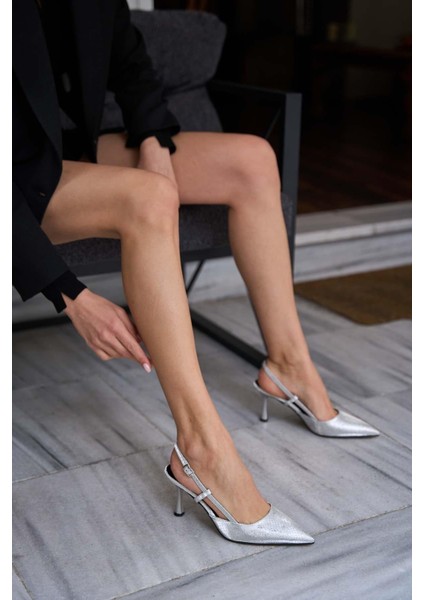 Gümüş Kadın Desenli Ince Topuklu Ayakkabı fırsatları
