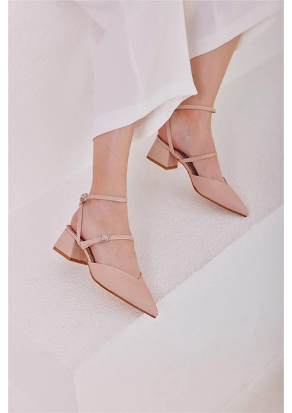 Vizon Kadın Kemer Detaylı Arkası Açık Topuklu Ayakkabı