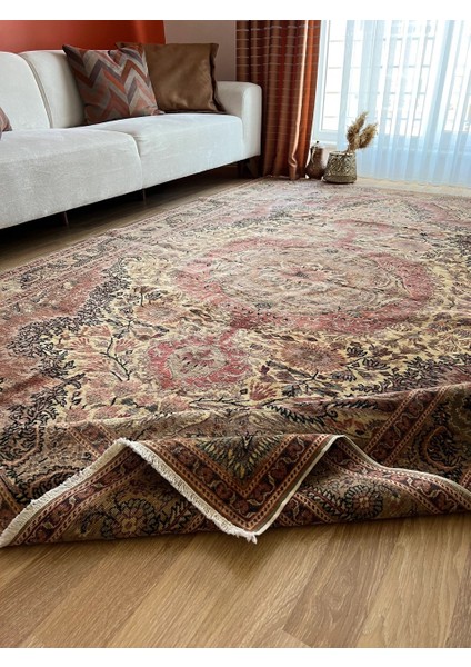 197X312 cm El Dokuma Büyük Yumuşak Renkli Çiçek Desenli Antik Kilim indirimleri