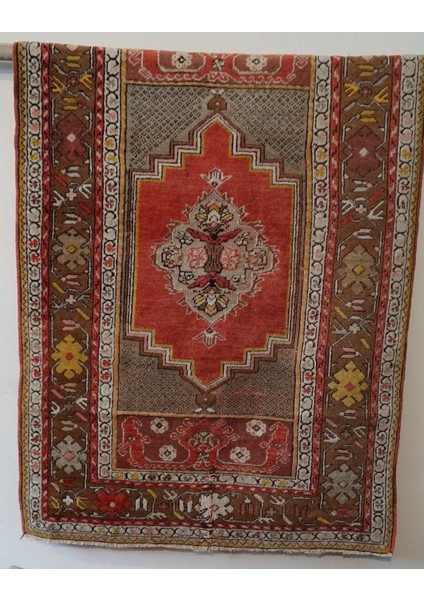 106X168 cm Oryantal Motifli Küçük Boy Kırmızı Renkli El Dokuma Yün Halı