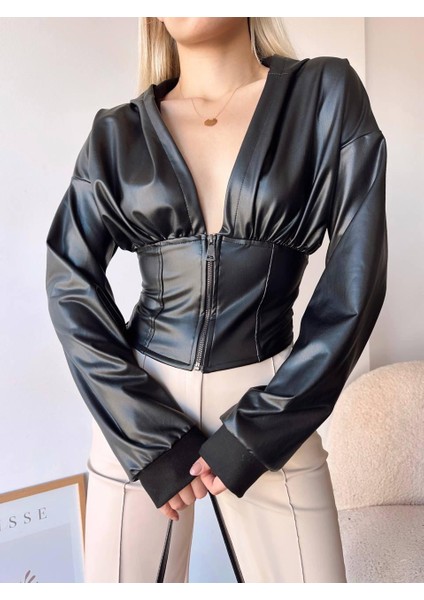 Kapüşonlu Deri Beli Korse Detaylı Crop Bluz fırsatları