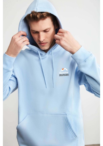 Carter Erkek Yumusaçık Kumaşlı Kapüşonlu Dağ Baskılı Kordonlu Regular Fit Açık Mavi Sweatshirt