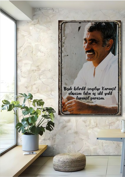 Dekoratif Tablo Yılmaz Güney Retro Ahşap Poster Çerçeve Görünümlü Dikey Duvar Dekorasyon Tablosu fiyatları