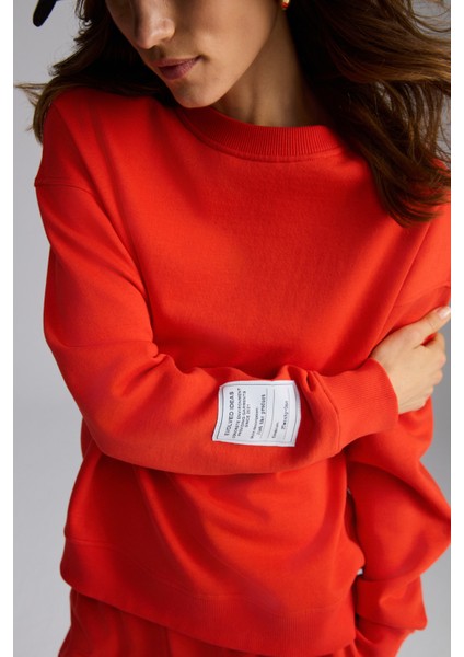 Sahıan Kadın Organik Pamuk 3 Iplik Içi Şardonlu Kol Etiket Detaylı Regular Kırmızı Sweatshirt modelleri