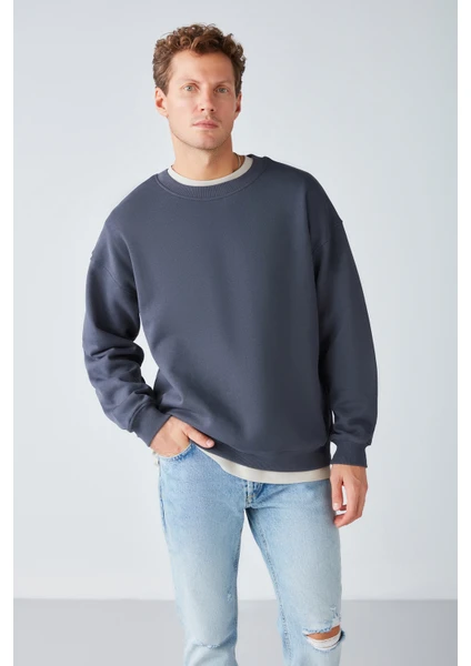 Stephan Erkek Yumuşacık Kumaşlı Oversize Fit Yuvarlak Yakalı Antrasit Sweatshirt