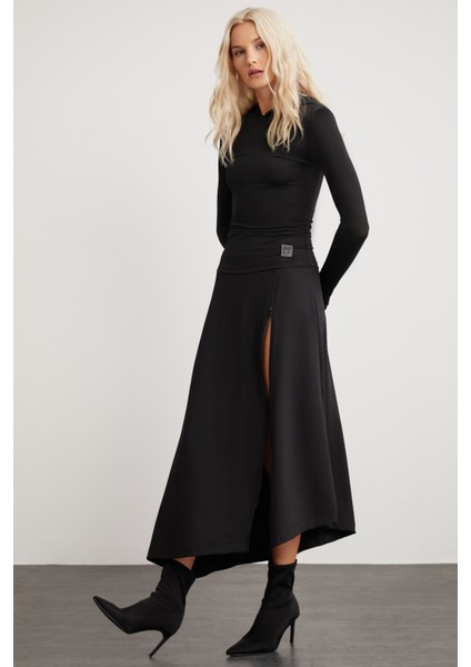 Layana Kadın Slim Fit Ince Kumas Kapüşonlu Uzun Kollu Siyah Body