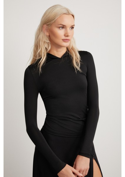 Layana Kadın Slim Fit Ince Kumas Kapüşonlu Uzun Kollu Siyah Body