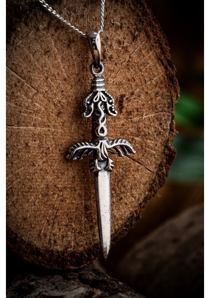 925 Ayar Gümüş Küçük Kılıç Figürlü Erkek Kolye Beyaz