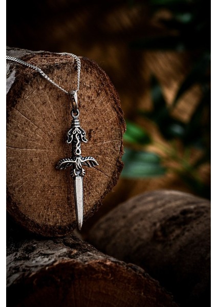 925 Ayar Gümüş Küçük Kılıç Figürlü Erkek Kolye Beyaz modelleri