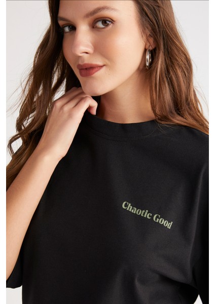 Kalısta Kadın Pamuk Oversize Arkası ve Önü Çiçek Baskılı Yuvarlak Yaka Yarım Kol Siyah T-Shirt fiyatları