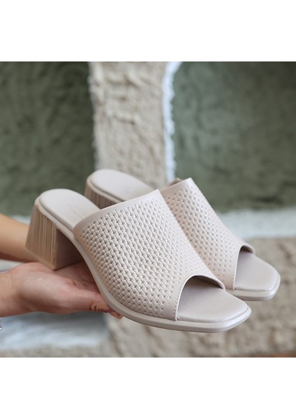 Zanna Bej Cilt Topuklu Terlik fırsatları