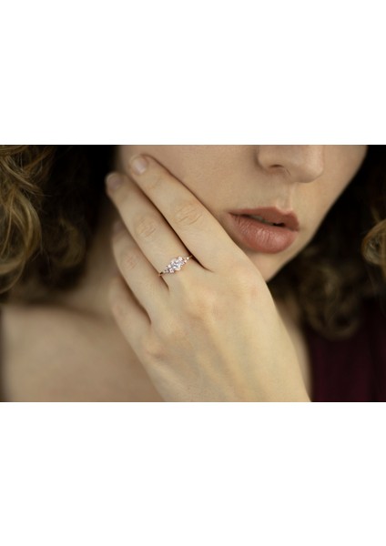 Oval ve Yuvarlak Çoklu Taşlı 925 Ayar Minimal Rose Gümüş Yüzük fırsatları