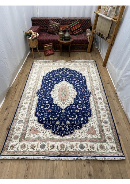 El Dokuma Ipek Floş Halı - 182 x 270