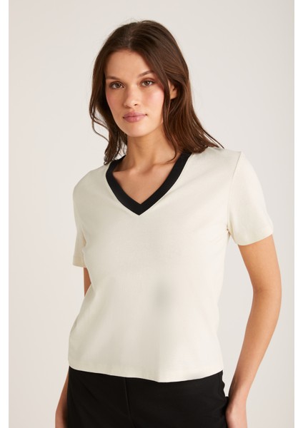 Camille Kadın V Yaka Kısa Kollu Ekru T-Shirt fiyatları