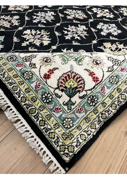El Dokuma Ipek Floş Halı - 186 x 276