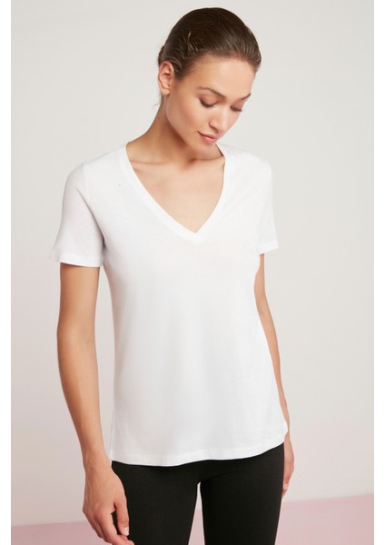 Mabel Kadın Pamuk V Yaka Yarım Kollu Beyaz T-Shirt modelleri
