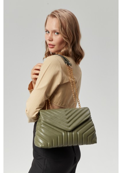 Kadın Üç Bölmeli Kapitone Nakışlı Gold Zincir Askılı Kadın Omuz Çantası