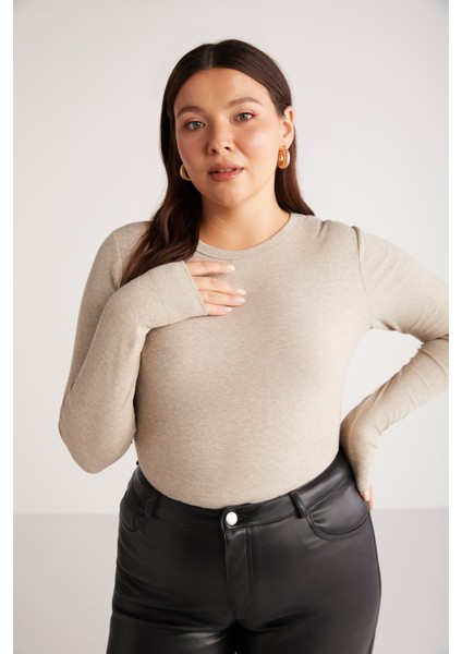 Ainobb Kadın Fitilli Görünümlü Vücudu Tamamen Saran Yuvarlak Yaka Bej Büyük Beden Bluz modelleri