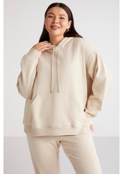 Terezabb Kadın İçi Polarlı Yumuşacık Comfort Fit Kapüşonlu Kanguru Cep Bej Büyük Beden Sweatshirt